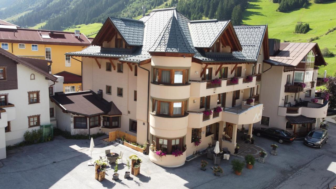 Idhof Hotel